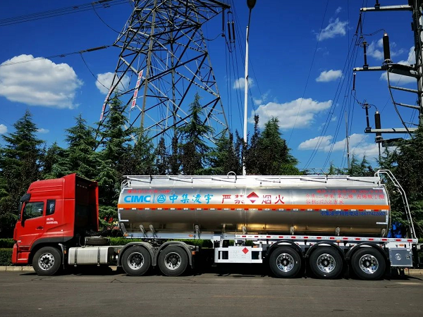 危化品運(yùn)輸車