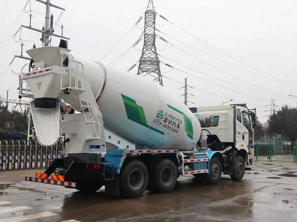 速來圍觀！解放＆凌宇攪拌車橫空出世