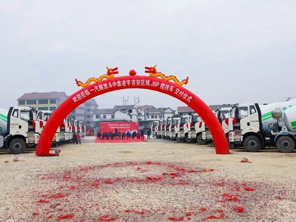 “實力新秀”開進紅色井岡山，60臺交車盛宴客戶樂開顏