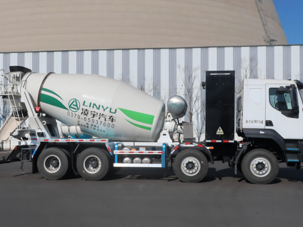 購買水泥罐車為什么要選擇大廠家？